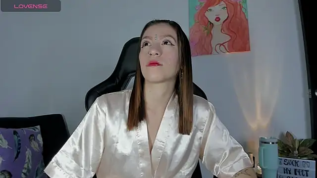 roxanne jones1 online show from April 17, 2026, 8:33 pm