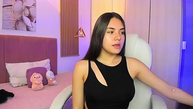 mia nevaeh online show from November 6, 2025, 8:02 pm