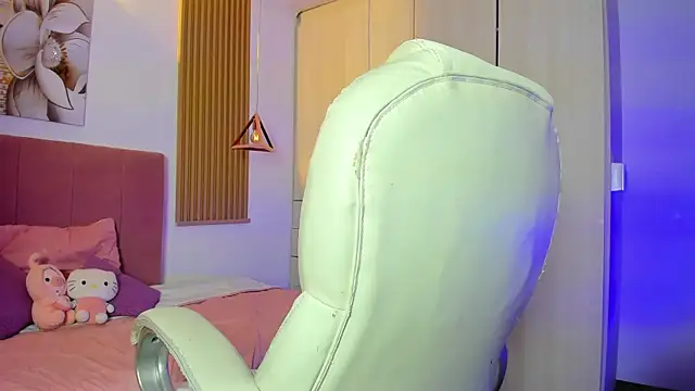 Snapshot of mia_nevaeh chatting on September 29, 2025, 8:14 pm mia nevaeh online show from September 29, 2025, 8:14 pm