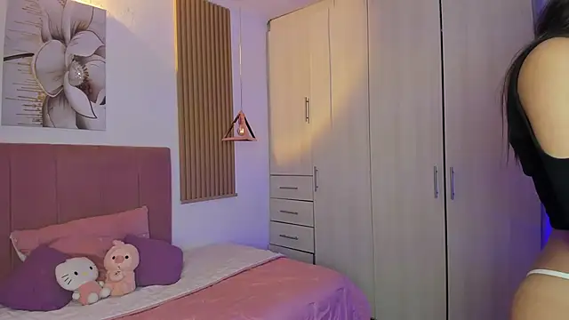 Snapshot of mia_nevaeh chatting on October 14, 2025, 9:04 pm mia nevaeh online show from October 14, 2025, 9:04 pm