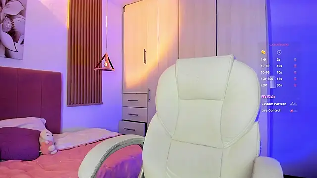 Snapshot of mia_nevaeh chatting on October 26, 2025, 8:42 pm mia nevaeh online show from October 26, 2025, 8:42 pm