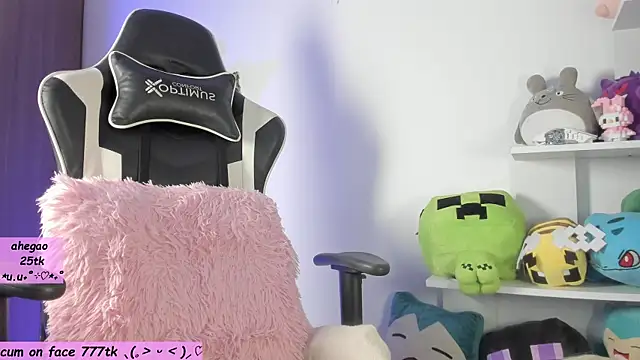 Snapshot of HannaRainbow_ chatting on October 22, 2025, 10:30 pm HannaRainbow  online show from October 22, 2025, 10:30 pm