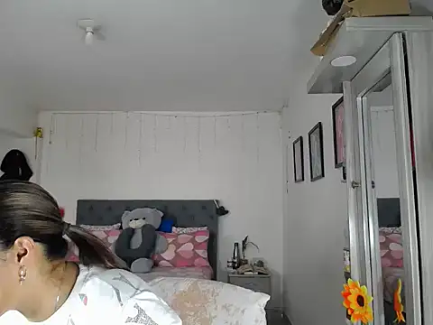 Corina hot online show from September 22, 2025, 7:20 pm