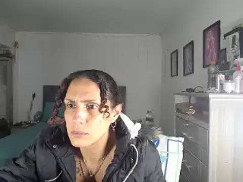 Corina hot online show from December 7, 2024, 4:37 am