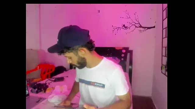 Snapshot of alejandro_dick chatting on October 11, 2025, 2:01 am alejandro dick online show from October 11, 2025, 2:01 am