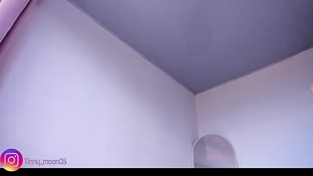 tinymoon- online show from October 2, 2025, 4:54 pm