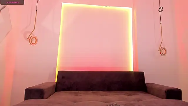 tinymoon- online show from December 23, 2024, 2:17 pm