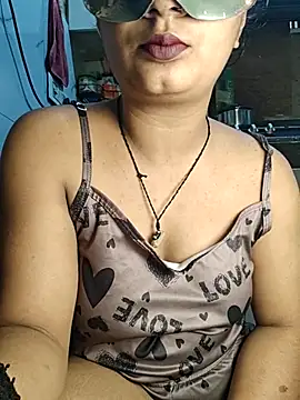 Manpreet kaur21 online show from July 20, 2026, 12:51 pm