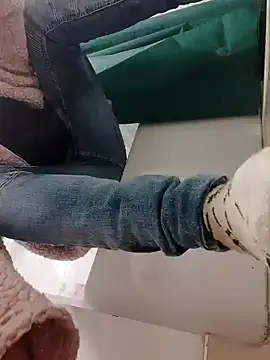 Snapshot of gabelove369 chatting on December 5, 2024, 3:20 am gabelove369 online show from December 5, 2024, 3:20 am