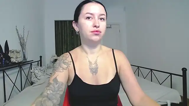 VioletCatt online show from September 16, 2025, 5:52 am