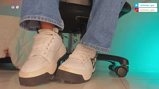 Snapshot of charlotte__grey chatting on October 27, 2025, 8:21 pm charlotte  grey online show from October 27, 2025, 8:21 pm