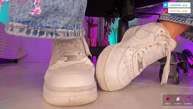 Snapshot of charlotte__grey chatting on October 10, 2025, 8:20 pm charlotte  grey online show from October 10, 2025, 8:20 pm