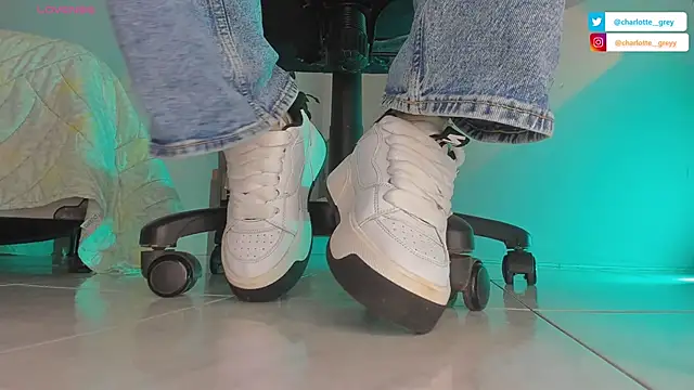 Snapshot of charlotte__grey chatting on October 24, 2025, 8:30 pm charlotte  grey online show from October 24, 2025, 8:30 pm