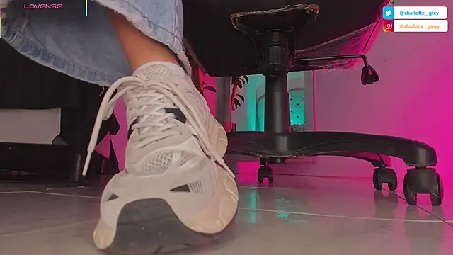 Snapshot of charlotte__grey chatting on October 19, 2025, 11:46 am charlotte  grey online show from October 19, 2025, 11:46 am