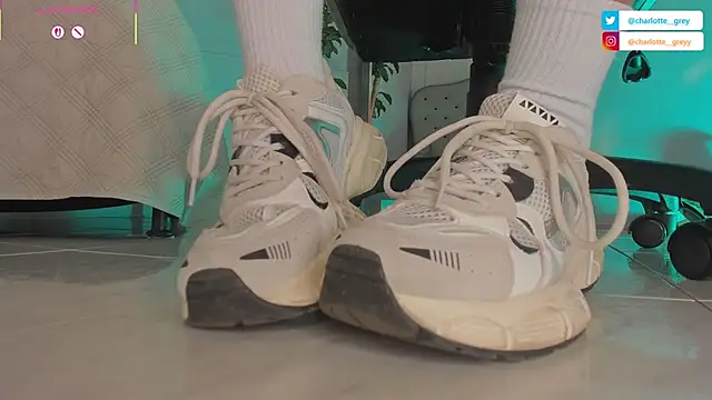 Snapshot of charlotte__grey chatting on October 20, 2025, 8:31 pm charlotte  grey online show from October 20, 2025, 8:31 pm