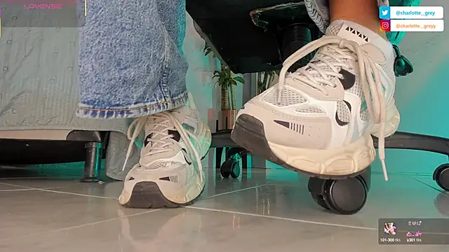 Snapshot of charlotte__grey chatting on October 15, 2025, 8:28 pm charlotte  grey online show from October 15, 2025, 8:28 pm