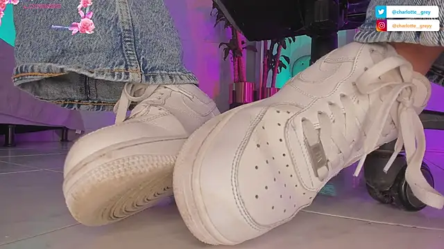 Snapshot of charlotte__grey chatting on September 27, 2025, 8:37 pm charlotte  grey online show from September 27, 2025, 8:37 pm