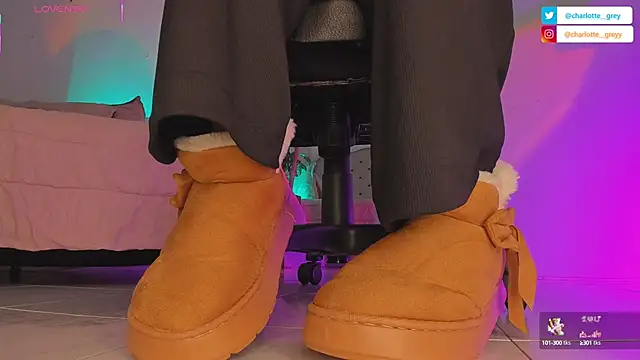 Snapshot of charlotte__grey chatting on September 21, 2025, 10:42 am charlotte  grey online show from September 21, 2025, 10:42 am