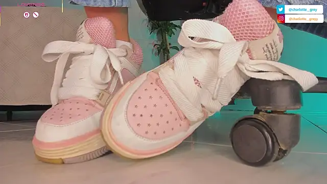 Snapshot of charlotte__grey chatting on October 21, 2025, 8:08 pm charlotte  grey online show from October 21, 2025, 8:08 pm