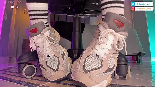 Snapshot of charlotte__grey chatting on September 28, 2025, 11:28 am charlotte  grey online show from September 28, 2025, 11:28 am