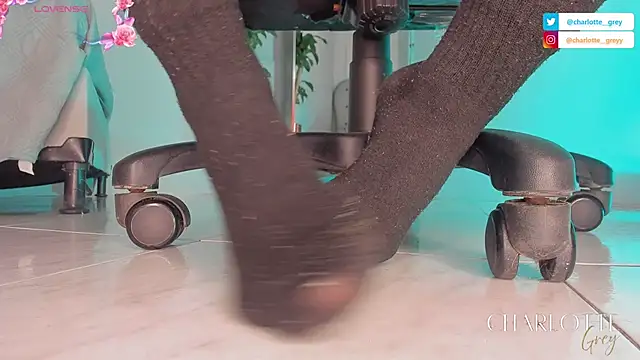 Snapshot of charlotte__grey chatting on October 30, 2025, 8:17 pm charlotte  grey online show from October 30, 2025, 8:17 pm