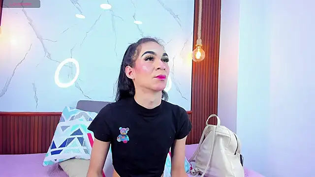 Mia thompson 19 online show from March 5, 2026, 7:43 pm