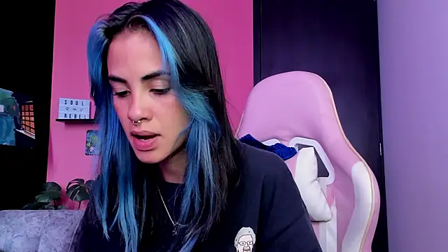 Juanadearco5 online show from October 11, 2025, 5:03 pm