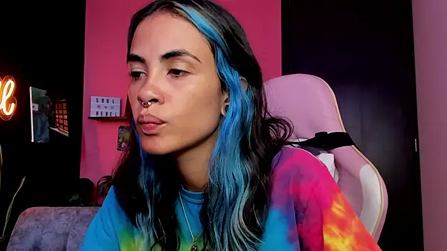 Juanadearco5 online show from October 18, 2025, 7:16 pm