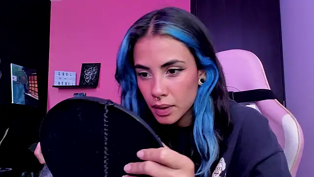 Juanadearco5 online show from October 7, 2025, 5:25 pm