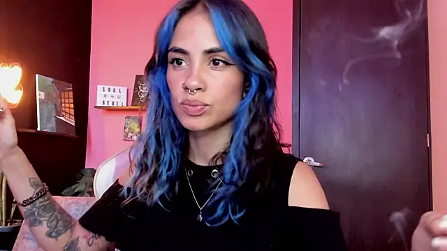 Juanadearco5 online show from October 21, 2025, 9:25 pm