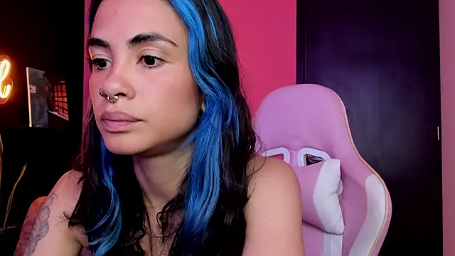 Juanadearco5 online show from October 29, 2025, 2:16 pm