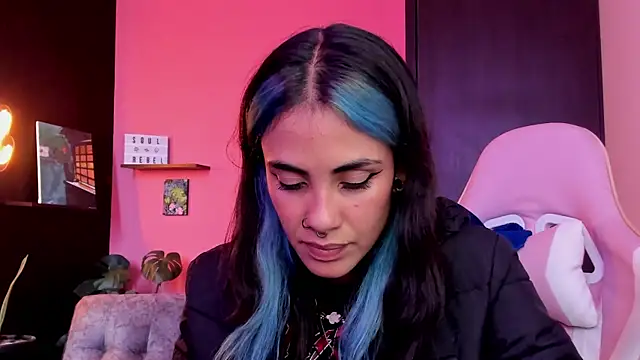 Juanadearco5 online show from September 23, 2025, 9:00 pm