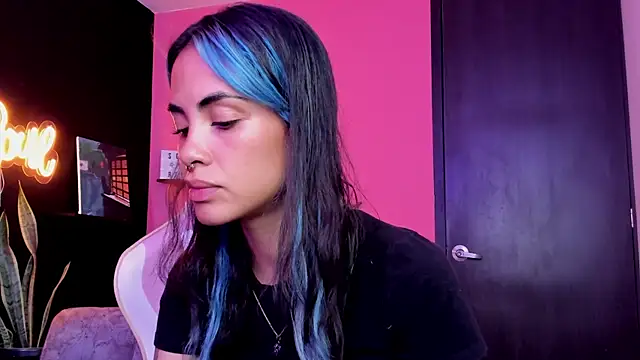 Juanadearco5 online show from October 9, 2025, 3:34 pm