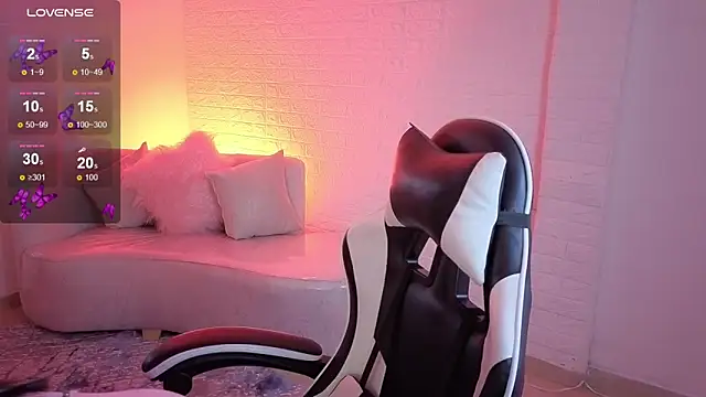 marilin a online show from November 23, 2025, 7:35 pm