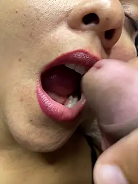 mayemarc online show from November 23, 2025, 5:56 pm