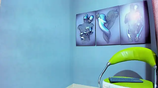 Snapshot of jamiief4 chatting on October 12, 2025, 5:25 pm jamiief4 online show from October 12, 2025, 5:25 pm