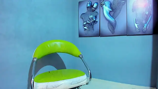 Snapshot of jamiief4 chatting on September 22, 2025, 12:11 pm jamiief4 online show from September 22, 2025, 12:11 pm