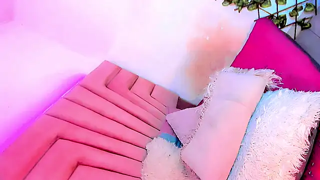 Snapshot of gilbanys_22 chatting on October 13, 2025, 7:21 am gilbanys 22 online show from October 13, 2025, 7:21 am