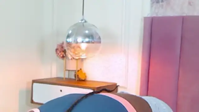 Snapshot of SabrinaDevill chatting on February 10, 2026, 1:32 pm SabrinaDevill online show from February 10, 2026, 1:32 pm