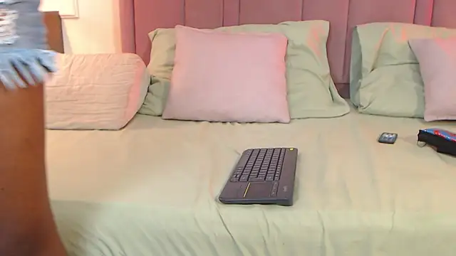 SabrinaDevill online show from June 3, 2026, 2:33 pm
