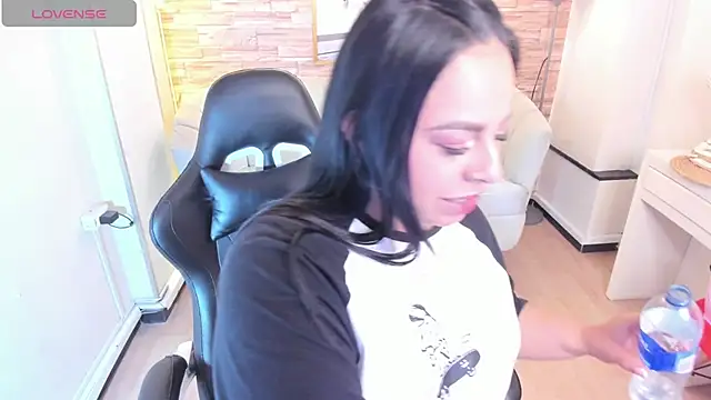 Snapshot of jimena_1b chatting on March 14, 2025, 3:26 am jimena 1b online show from March 14, 2025, 3:26 am