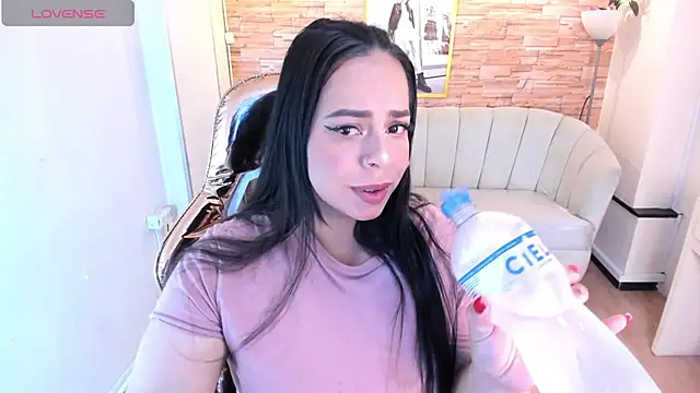 Snapshot of jimena_1b chatting on February 12, 2025, 3:40 am jimena 1b online show from February 12, 2025, 3:40 am
