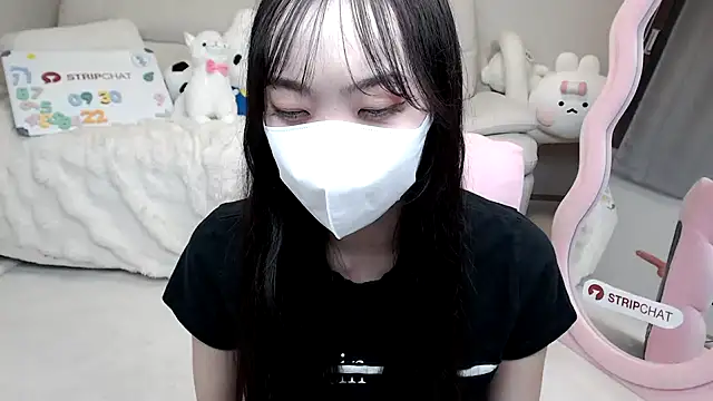 momo room online show from September 30, 2025, 10:32 am