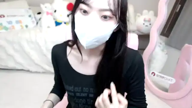 momo room online show from October 2, 2025, 11:02 am