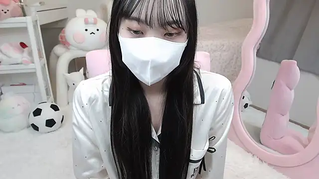 momo room online show from December 30, 2024, 10:10 am