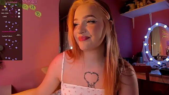 Snapshot of CarolineLovers chatting on September 25, 2025, 8:37 pm CarolineLovers online show from September 25, 2025, 8:37 pm