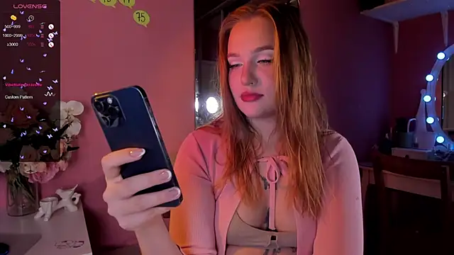 Snapshot of CarolineLovers chatting on September 18, 2025, 8:12 pm CarolineLovers online show from September 18, 2025, 8:12 pm