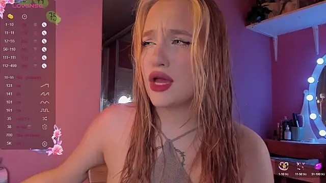 Snapshot of CarolineLovers chatting on October 28, 2025, 9:03 pm CarolineLovers online show from October 28, 2025, 9:03 pm