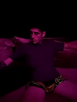 arenn1997 online show from September 18, 2025, 10:24 pm