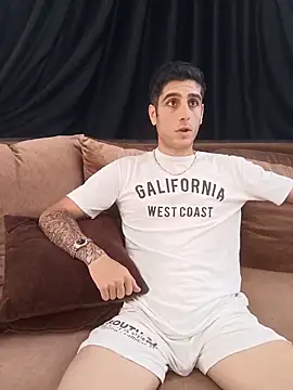 arenn1997 online show from October 9, 2025, 12:17 pm